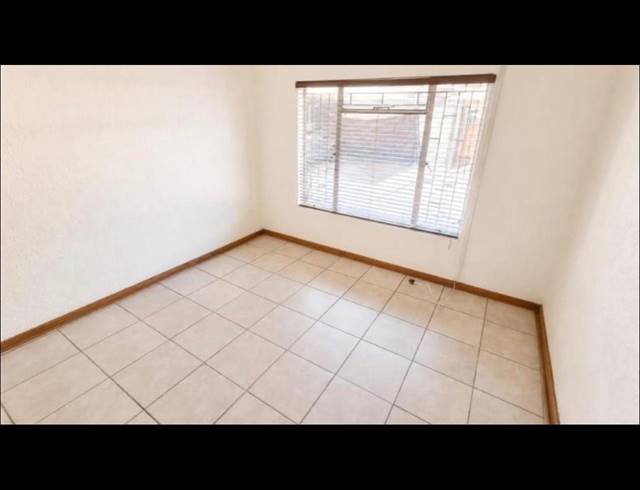 2 BEDROOM TOWNHOUSE FOR SALE IN RUSTENBURG CENTRAL